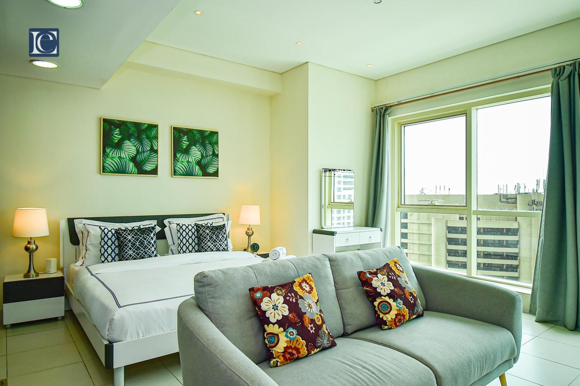 Luxury Escapes - Furnished Studio With Balcony In Royal Oceanic Dubai Luaran gambar