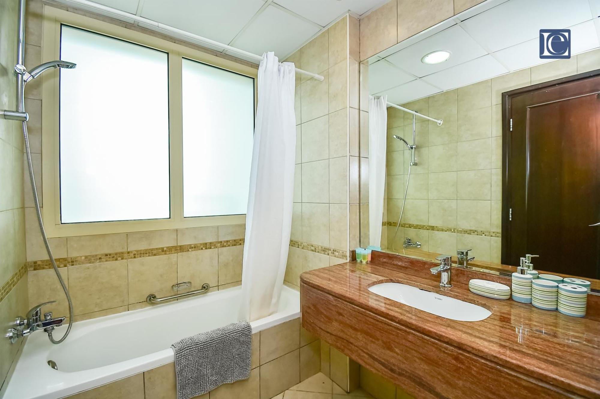 Luxury Escapes - Furnished Studio With Balcony In Royal Oceanic Dubai Luaran gambar